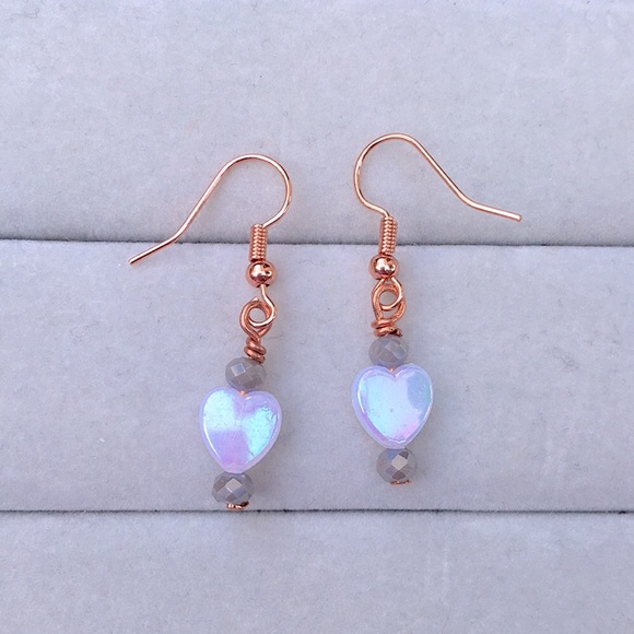 Jewelry - Gray + Iridescent White Aurora Borealis Heart Drop Earrings